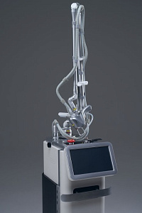 Фракционный CO2 лазер c гинекологическим модулем AMI BIOXEL